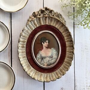 VTG Cameo Creation Domed Glass Portrait Countess Grosvenor Ornate Velvet Mat 7"